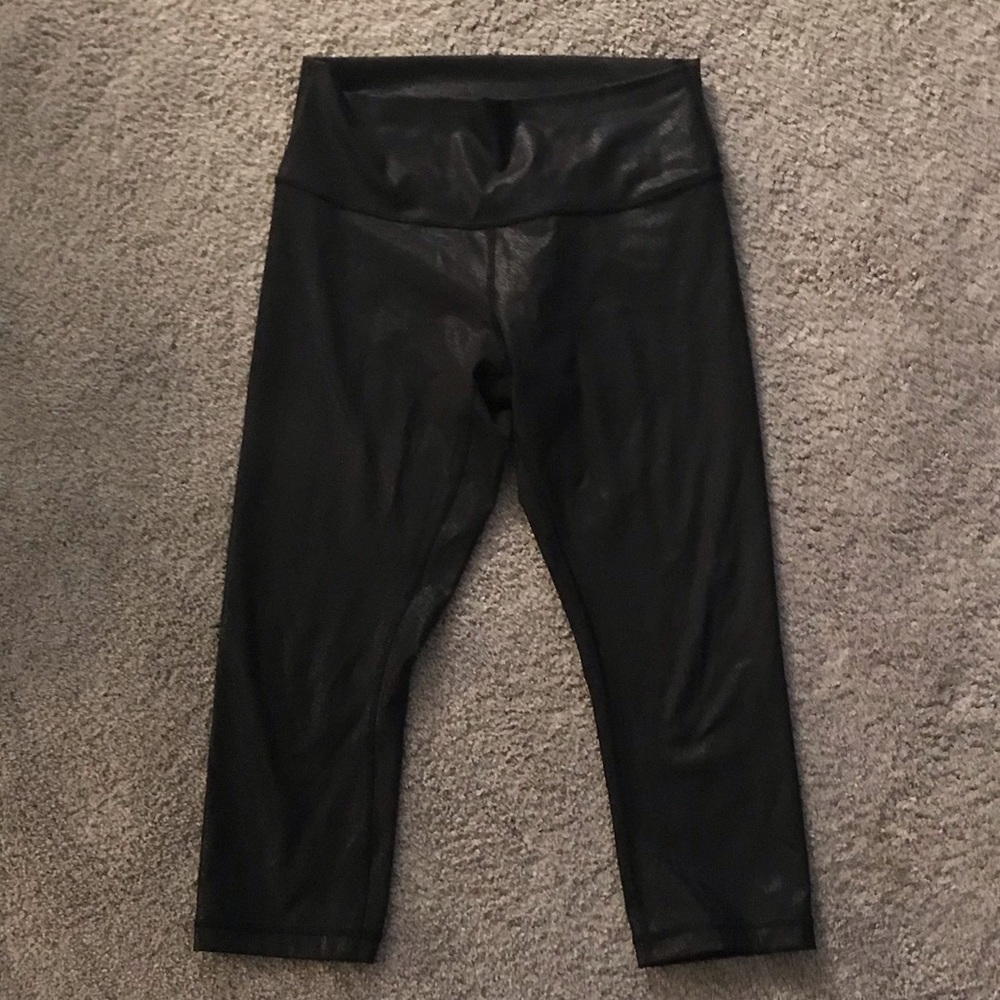Lululemon shiny Capri high waisted legging